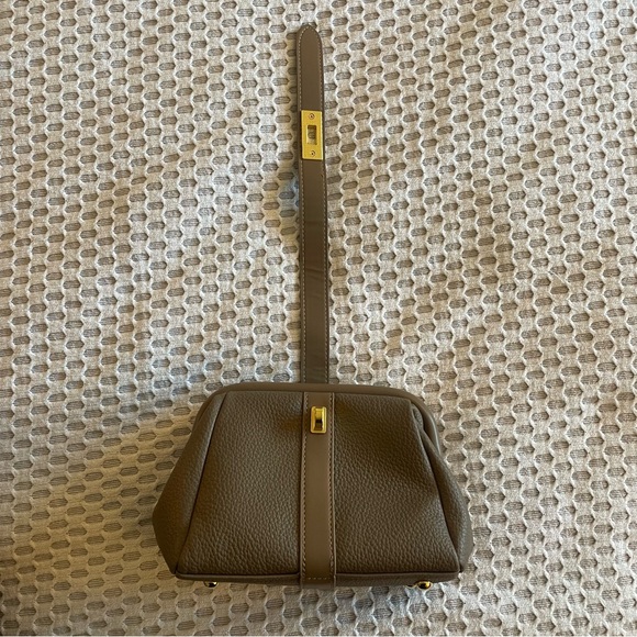 Unique top handle/crossbody vegan leather handbag - grey taupe - Picture 4 of 6
